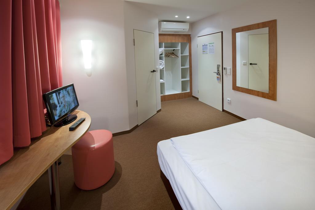 Hotel Hannover-Garbsen Esterno foto
